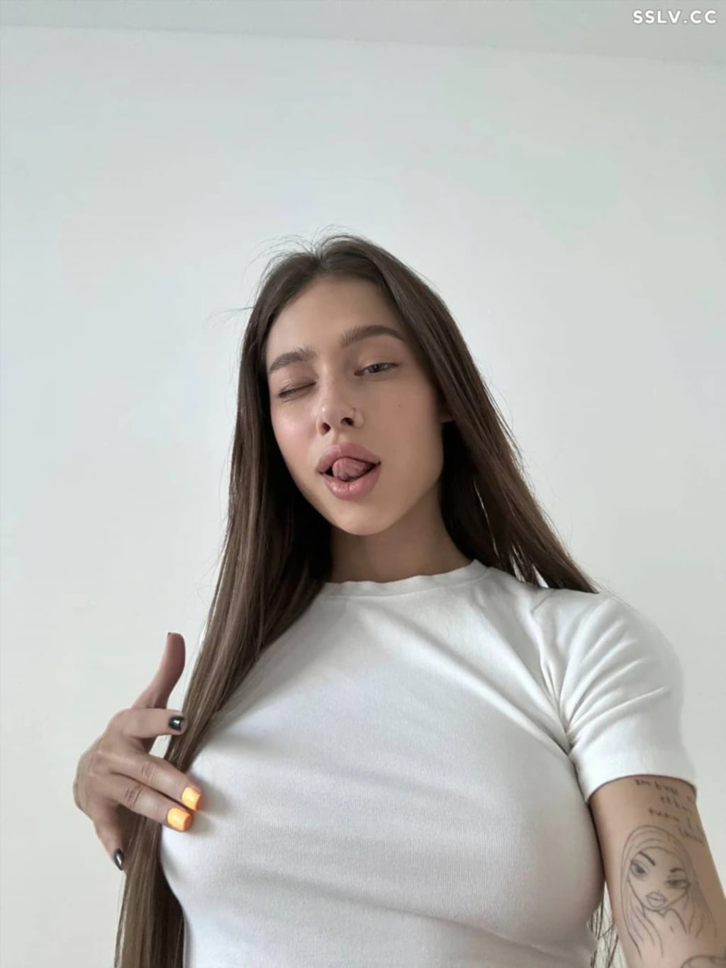 Молодая Tatisize на архивных снимках (откровенный фотосет, кадр 104)