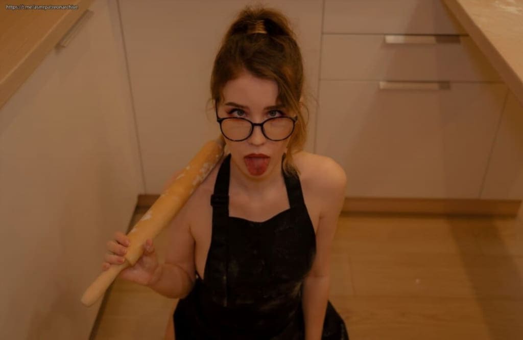 Asmr Mood в откровенном наряде (детальный ракурс, кадр 77)