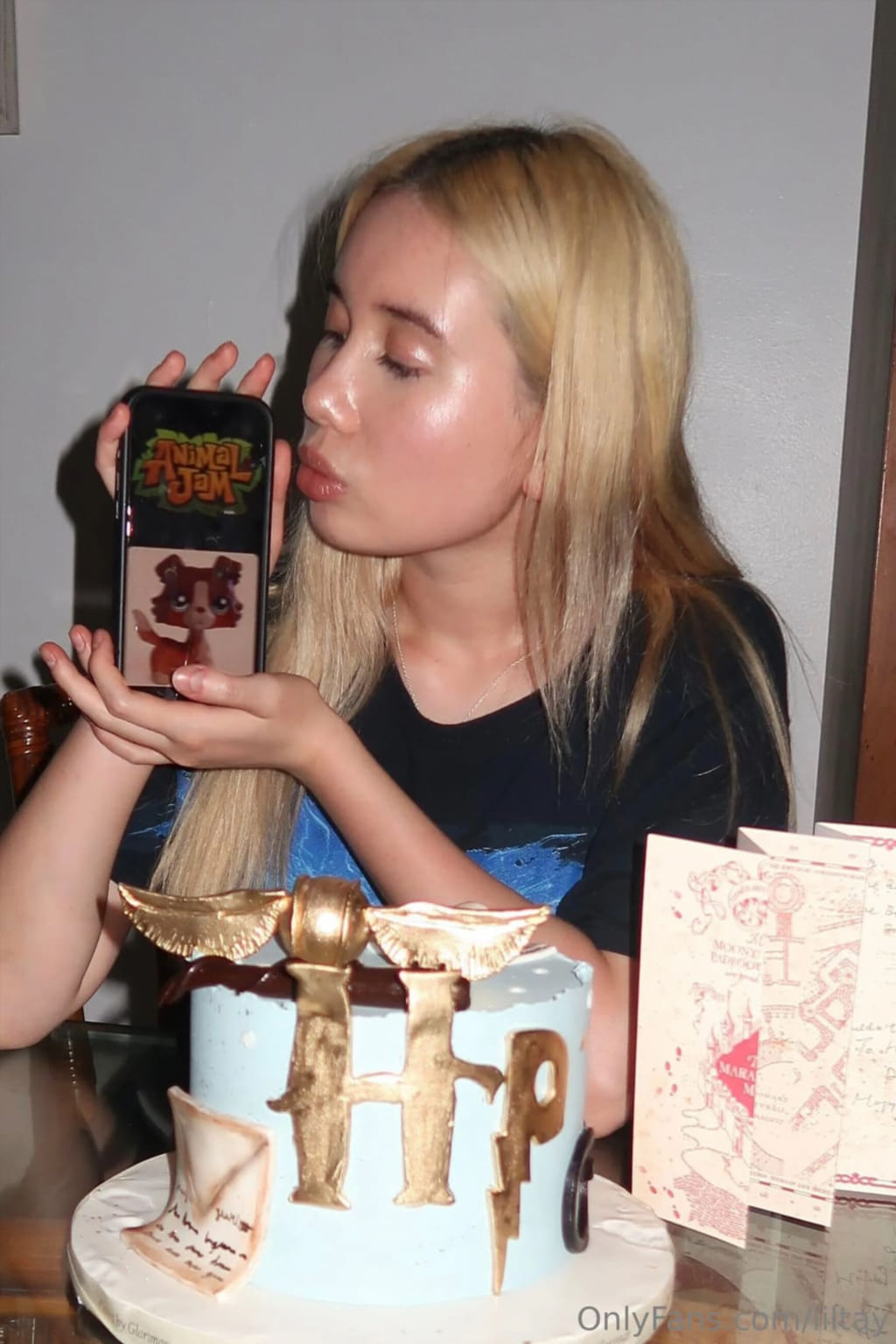 Наряд Lil Tay — архив #87 Lil Tay в откровенном наряде (горячие кадры, кадр 87)